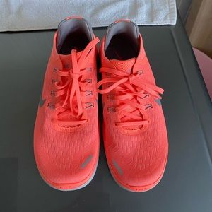 NWOT Nike free size 8, women’s running shoe
